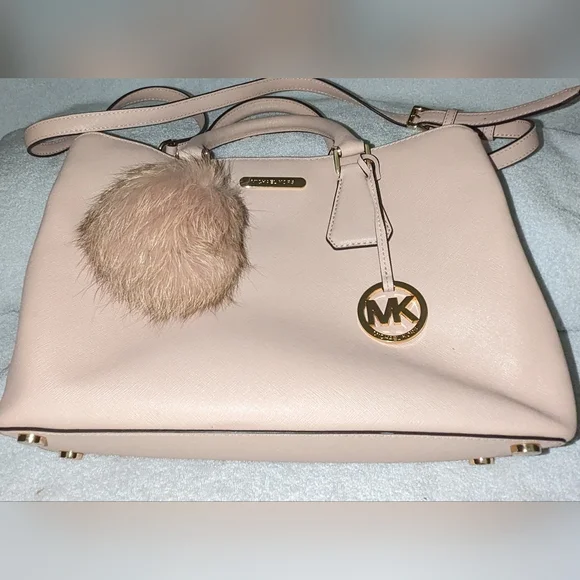 Michael Kors soft pink saffiano leather Savannah satchel bag. - Picture 11 of 16